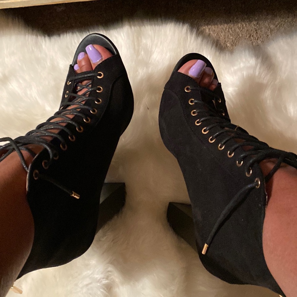 Booties black suede!!